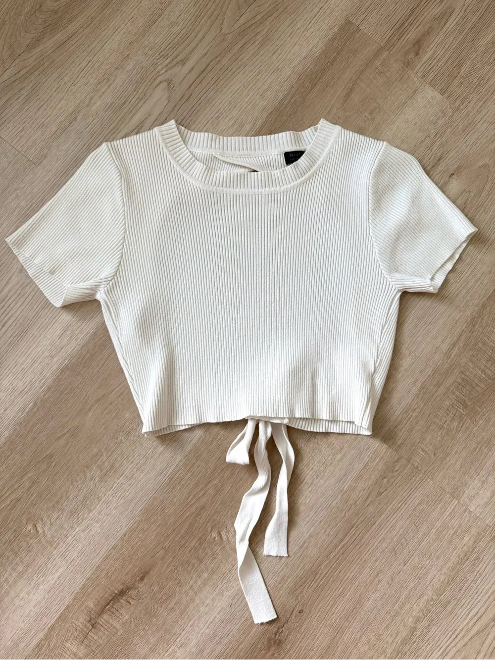 White Ribbed Backless Crop Top - Picture 2 of 6